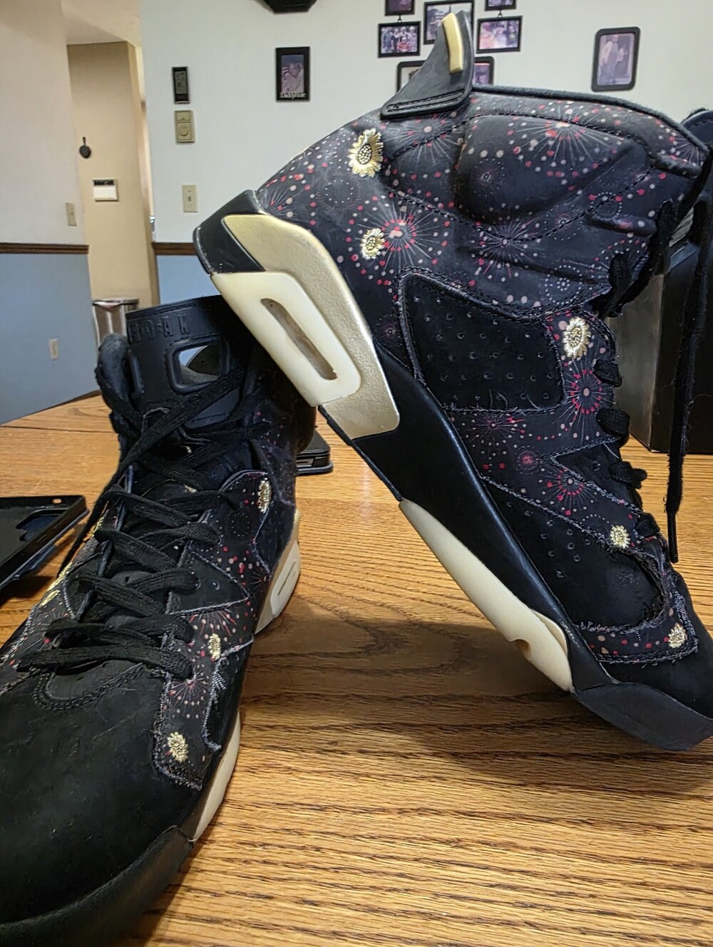 Jordan 6 "Chinese New Year, Size 11m. Pre-owned, Black High-Top Sneakers - Picture 7 of 13
